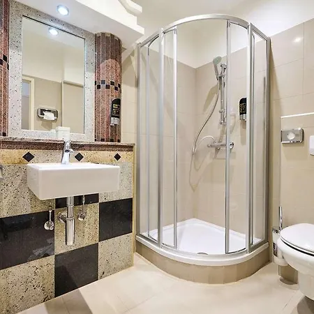 Western Strasser Hotell *