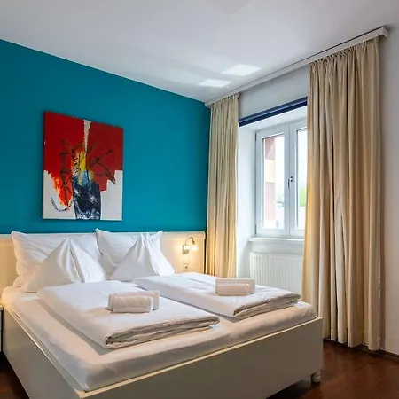 Western Strasser Hotel